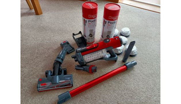 Henry Quick vacuum cleaner 26 pods Crevice tool Motorised brush head 2-in-1 combi tool Extended-use handle Wall dock Charger Battery