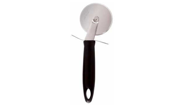 A simple pizza cutter