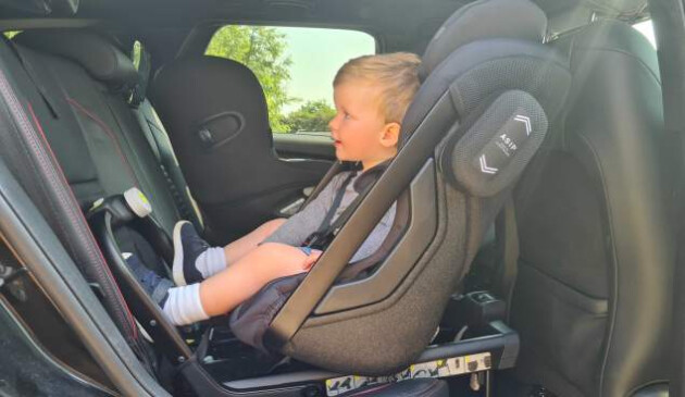 Axkid ONE 2 car seat for toddlers