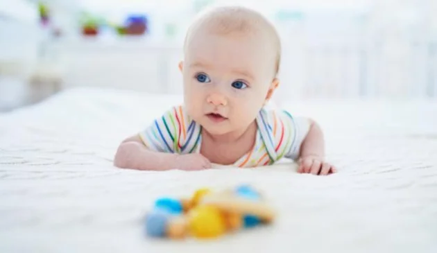 baby doing tummy time