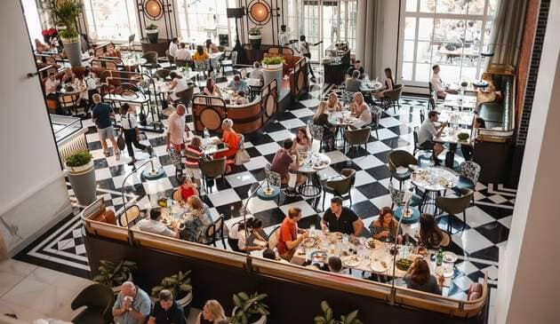 Brunch in Dubai