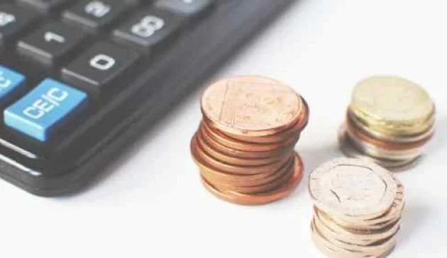 Calculator with loose change