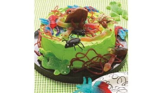 creepy crawly cake