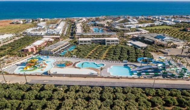 Stella Palace Hotel & Village Apartments