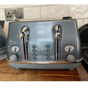De’Longhi Icona Vintage Four-Slice Toaster