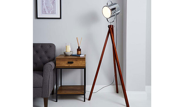 Carlton tripod lamp