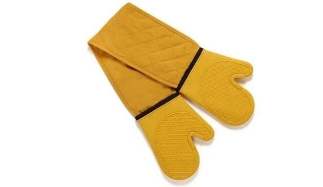 Dunelm Silicone oven gloves