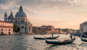 Find a hotel in Venice