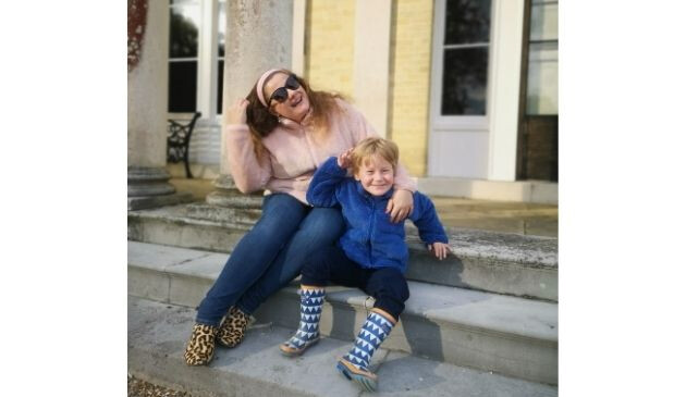 Frenchie Mummy and son in UNIQLO fleeces