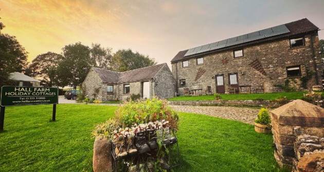 Hall Farm Holiday Cottages Peak District