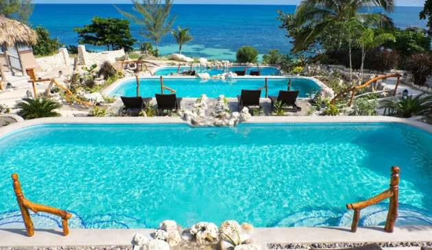 Hermosa Cove Villa Resort and Suites, Saint Ann