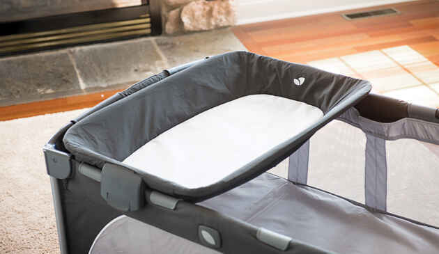 joie commuter change travel cot and changing mat