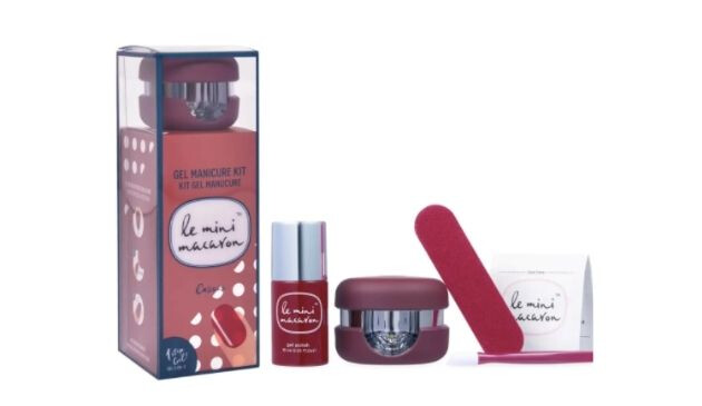 le mini macaron at home gel nail kit