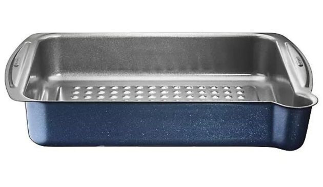 Lakeland Standard Roasting Tin with Pouring Lip
