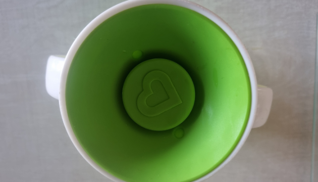 Munchkin Miracle 360 sippy cup lid