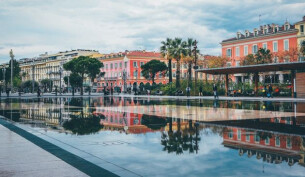 Colourful buildings in Nice