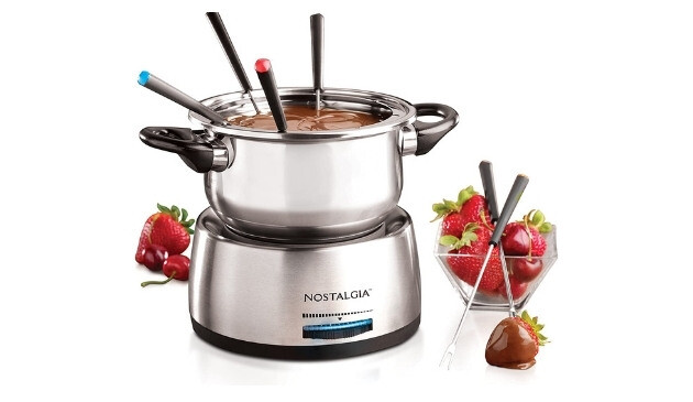 Nostalgia fondue set