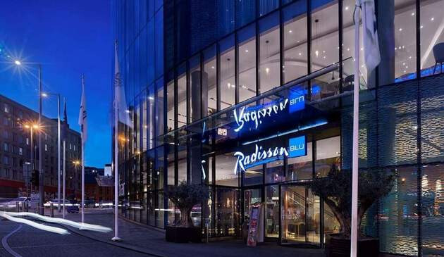 Picture of the Radisson Blu Hotel from outside.