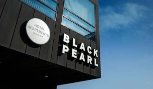 Black Pearl Apartment Hotel