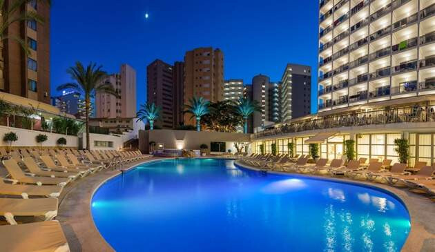 Picture of outside swimming pool at RH Princesa.
