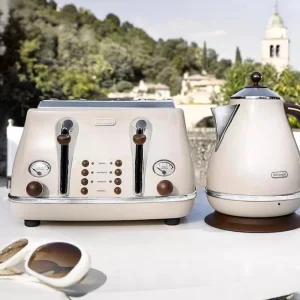 De'Longhi Vintage Icona Kettle and Toaster Set