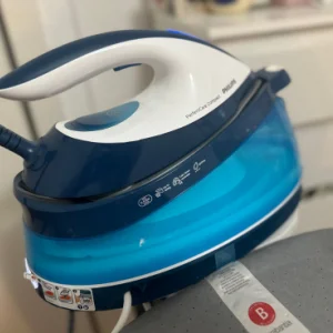 Philips PerfectCare Compact Steam Generator Iron GC7840
