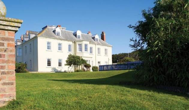 Image of the Hotel called Moonfleet Manor.