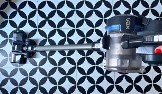 Vax Blade 4 vacuum cleaner hold
