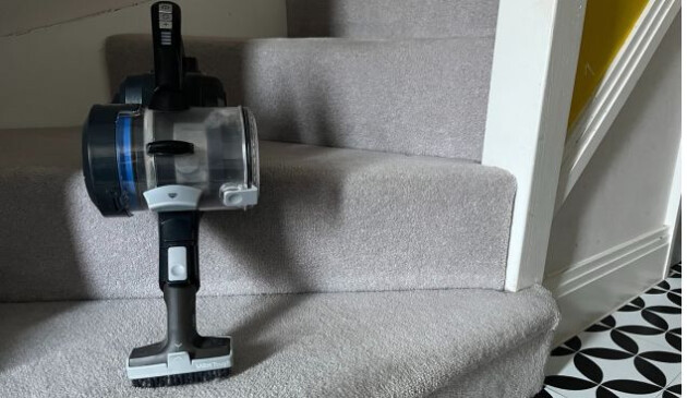Vax Blade 4 vacuum cleaner stairs