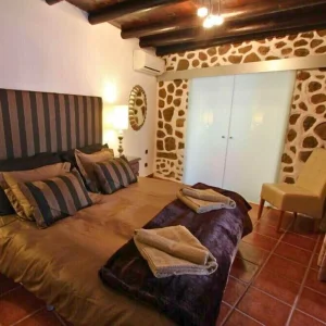 Villa Chic bedroom