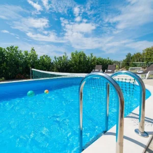 Villa Vrelo pool
