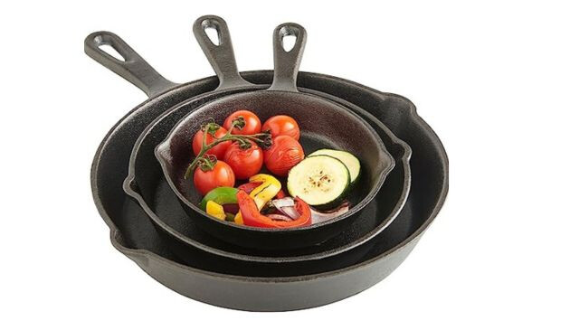 VonShef Cast Iron Skillet Set